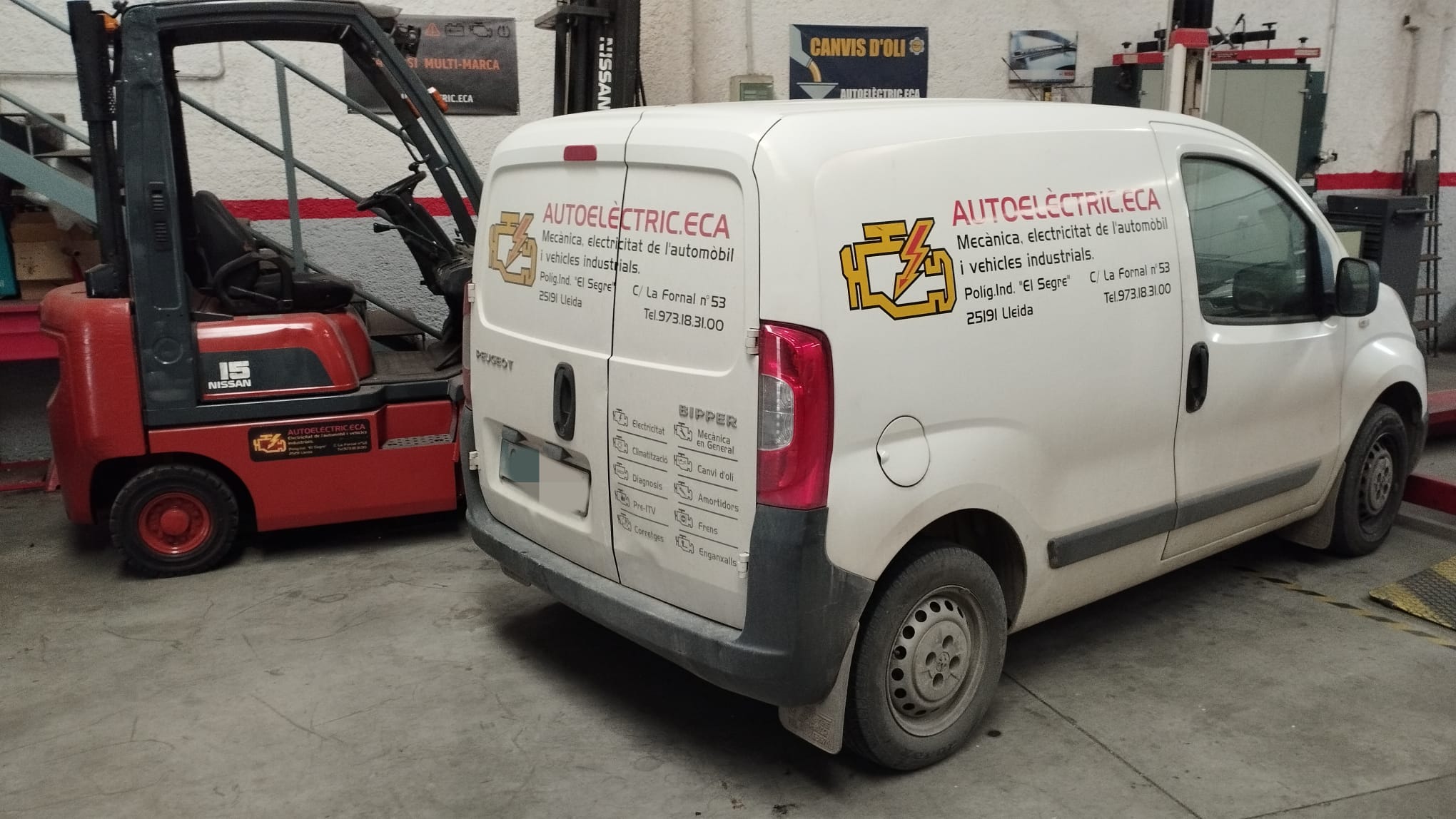 Furgoneta Taller mecanico y electrico de vehiculos en Lleida Autoelectric ECA