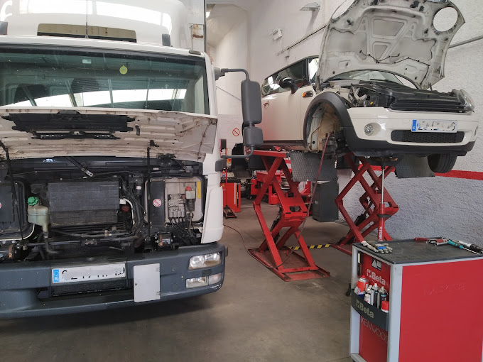 Reparación furgoneta industrial Lleida Autoelectric ECA