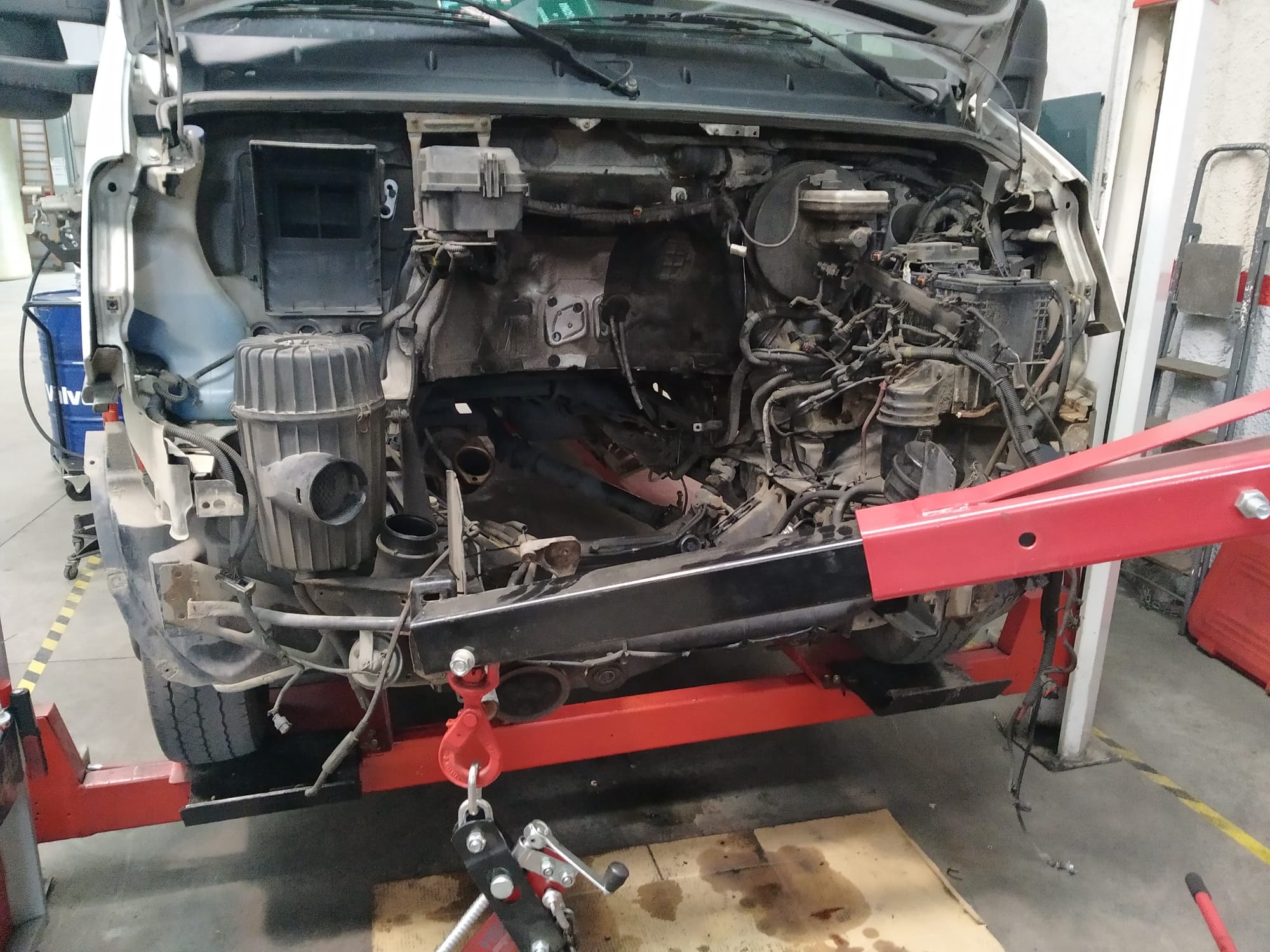 Reparación vehículo industrial Taller mecanico y electrico de vehiculos en Lleida Autoelectric ECA
